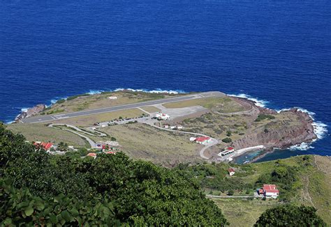 Juancho E. Yrausquin Airport - The Shortest Commercial Runway in the World