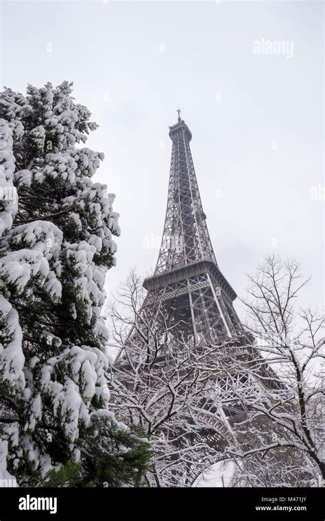 Eiffel Tower, Snowy day in Paris, France, Europe Stock Photo - Alamy