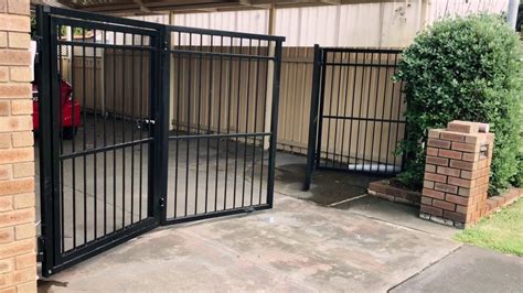 Trackless Bi Fold Gate Youtube