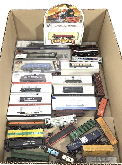 Lot - N Gauge Model Train Cars/ Engines