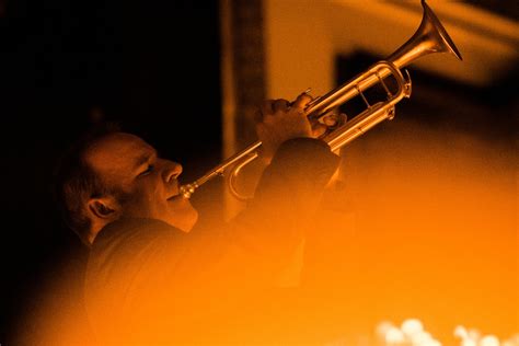 Candlelight Jazz Open Air des concerts à la bougie au son de Louis