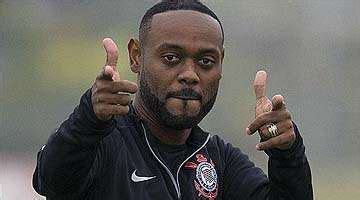 Corinthians acerta transferência de atacante Vagner Love para o Monaco