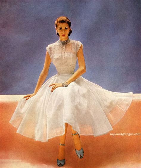 Suzy Parker 1951 Fashion Fifties Fashion Vintage Dresses