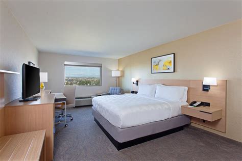 HOLIDAY INN LOS ANGELES - LAX AIRPORT, AN IHG HOTEL - Updated 2025 ...