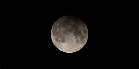 Observa aquí el primer eclipse del año eclipse lunar penumbral