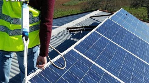 Detenidos por robar maquinaria agrícola placas solares y baterías en