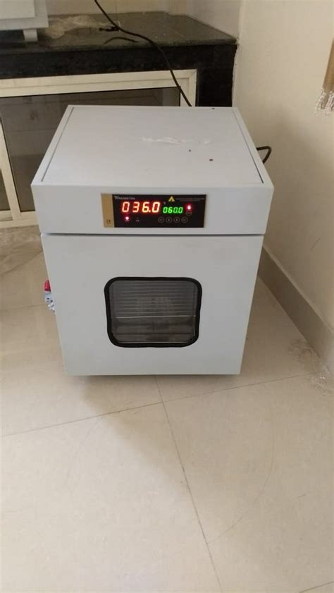 Cabinet Ovens Laboratory Vacuum Oven Capacity Kg 1000 Kg At 65000