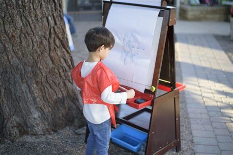 Art for Self-Expression - Forestville Montessori School