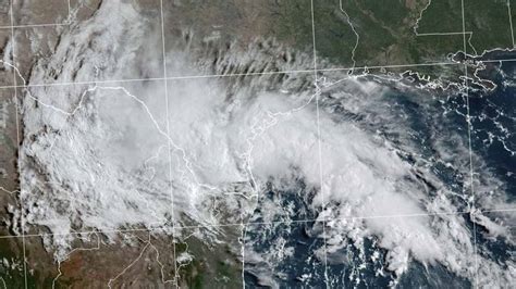 Tormenta Tropical Harold Toca Tierra En Texas Provocar Lluvias Y