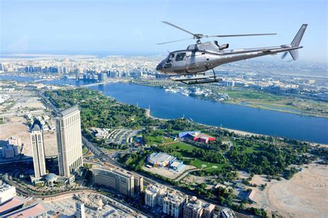 Dubai: 22-Minute Helicopter Flight | GetYourGuide