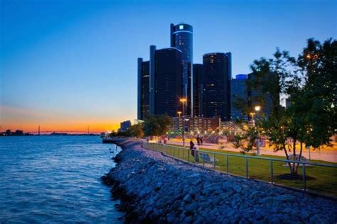 The Most Beautiful Places In Detroit Mi Detroit Detroit Riverwalk