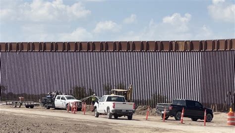 Texas unclear where 14 miles of new state border wall will be built