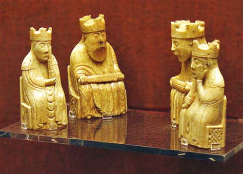 Знаменитые шахматы с острова Льюис, возможно, сделаны из костей ...