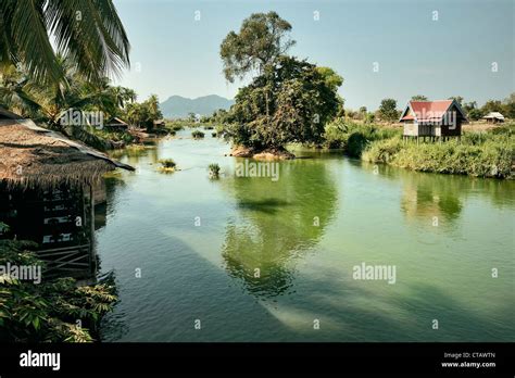 Villages along Mekong river, Don Khon, Si Phan Don 4000 Islands, Laos Stock Photo - Alamy