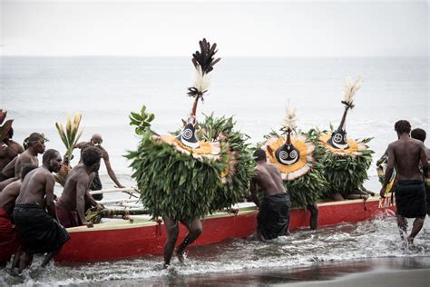 Tour Papua New Guinea National Mask Festival Intrepid Travel Tesrs