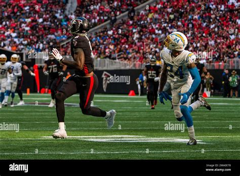 Atlanta Falcons Tight End Kyle Pitts 8 Work Against Los Angeles