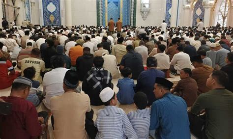 Jamaah Salat Idul Adha H Di Masjid Agung Sumut Membludak Harian