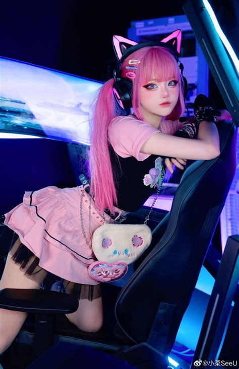 Ghim của ily zhang trên Coser Tiểu Nhu 小柔SeeU Nữ thần Cosplay