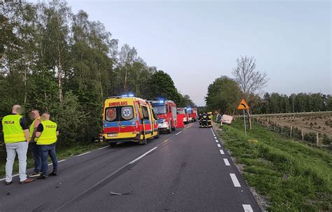 Tragedia Na Prostej Drodze Nie Yj Dwie Osoby W Akcji Wiele S U B