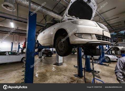 Cars Garage Special Equipment Prepared Repair — Stock Editorial Photo © sinenkiy #208467548