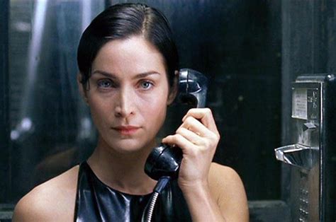 Carrie Anne Moss Image