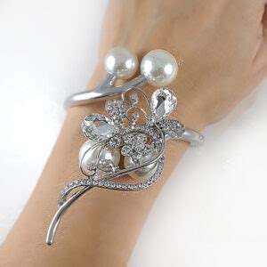 Ръчно изработени елегантни винтидж бижута за секси жени