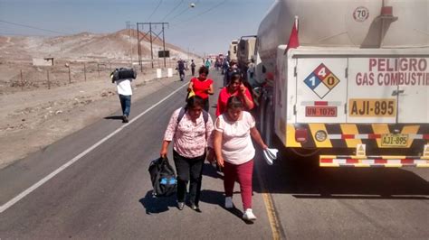 Decenas De Buses Y Camiones Varados En La Panamericana Sur Por Protesta