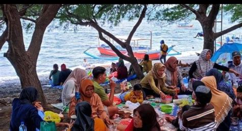 Pengunjung Pantai Grand Watu Dodol Banyuwangi Naik Kali Lipatminggu