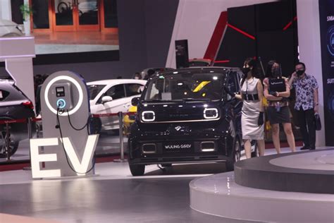 Pada Iims Hybrid Wuling Menampilkan Lini Sketsa Wuling Gsev Dan