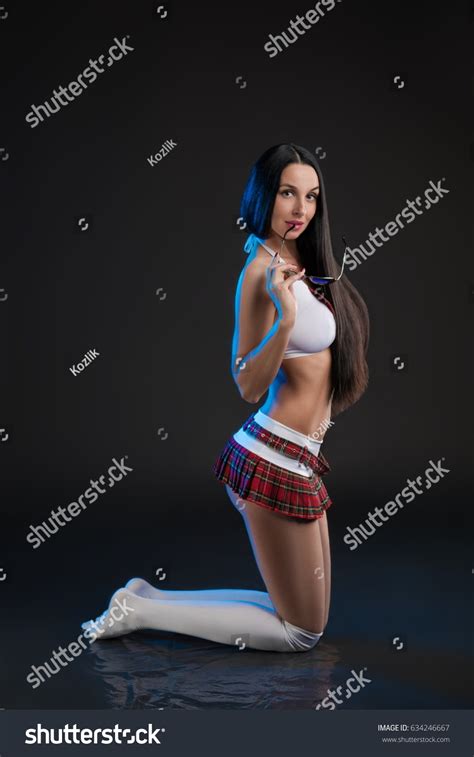 Sexy Brunette Woman Long Hair Pinup Stock Photo 634246667 Shutterstock