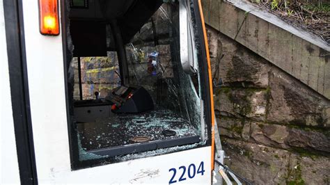 FOTOS Mannheim Straßenbahn entgleist nach Unfall mit Lkw viele