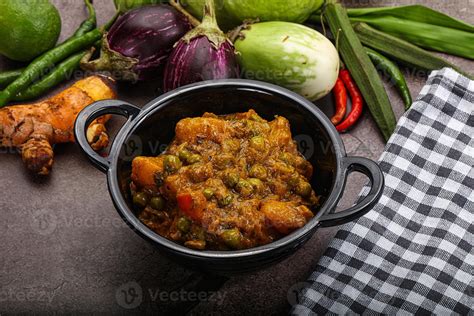 Indian traditional cuisine Aloo mutter 39039275 Stock Photo at Vecteezy