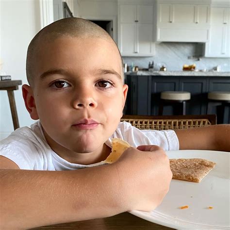 Reign Disick Pics Of Kourtney Kardashian Scott Disicks 2nd Son Us