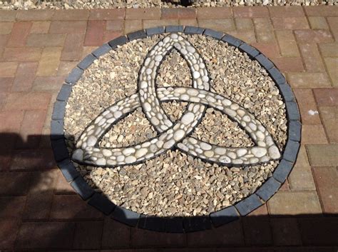 Celtic Knot Made From Slate Pebbles And Flint Chipping Patio