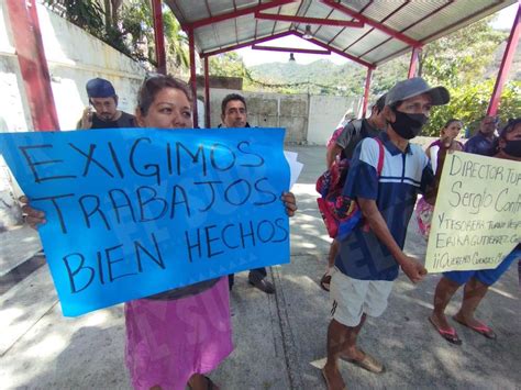 Cierran Padres De Familia Una Primaria De Acapulco Para Exigir Una