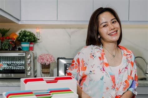 Biodata Dan Profil Farida Nurhan Youtubers Food Vlogger Yang Pernah