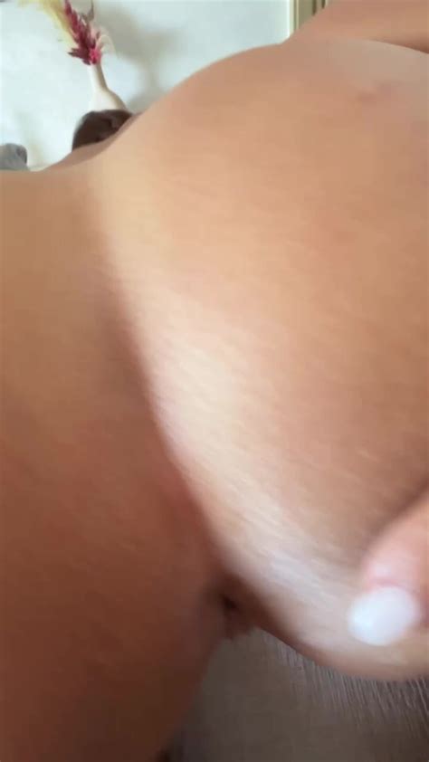 Petite Hotwife With Big Tits Drains He Bull In Vegas
