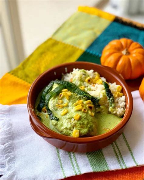 Chicken With Creamy Poblano Sauce