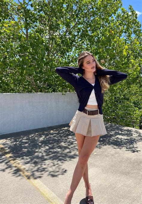 Lizzy Greene 08 16 2022 • Celebmafia