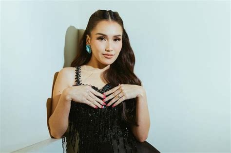 Ayu Ting Ting Pastikan Tidak Akan Pensiun Jadi Artis Usai Nikah Dengan