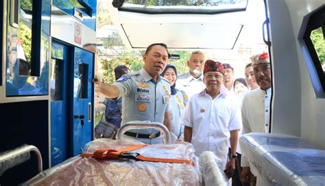 Nusabali Gubernur Koster Kembali Fasilitasi Bantuan Mobil