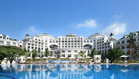 Best Luxury Hotels and Resorts in Halong Bay