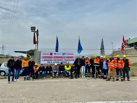 Centrale Biomasse Cutro Sit In Dei Lavoratori Che Rischiano Il Posto