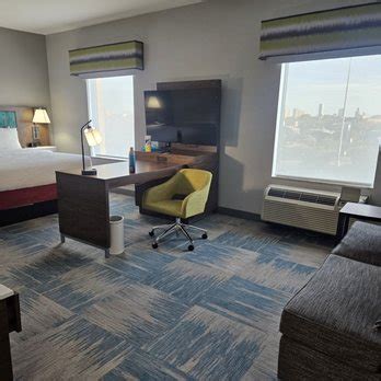 HAMPTON INN & SUITES HOUSTON HEIGHTS I-10 - Updated February 2026 - 218 ...