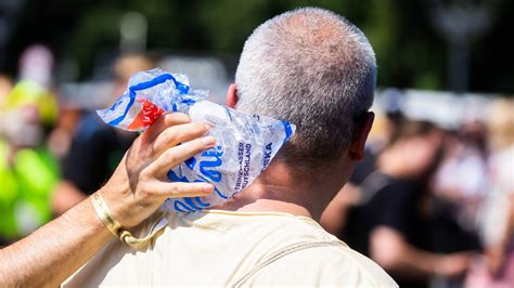 Sonnenstich Und Hitzschlag Symptome Erkennen Und Was Zu Tun Ist Br24