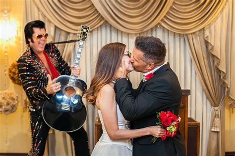 Las Vegas Elvis Themed Wedding Hellotickets