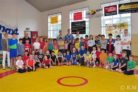 Kreisjugendspiele des Landkreises Greiz im Ringen eröffnet