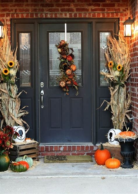 67 Cute And Inviting Fall Front Door Décor Ideas Digsdigs