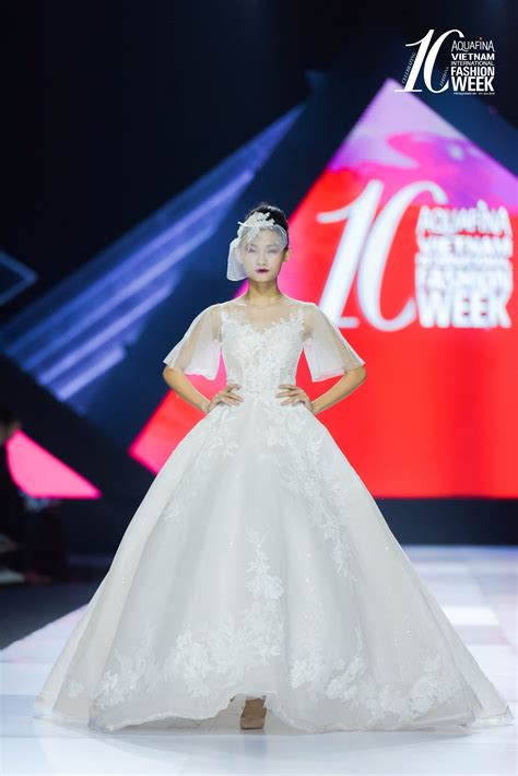 Mợ Hai Cao Thái Hà và Hot Girl Linh Rin khiến khán giả say đắm trong trang phục váy cưới của