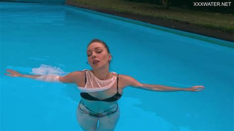 Hottest Russian Babes In The Swimming Pool In 4k Porn Videos